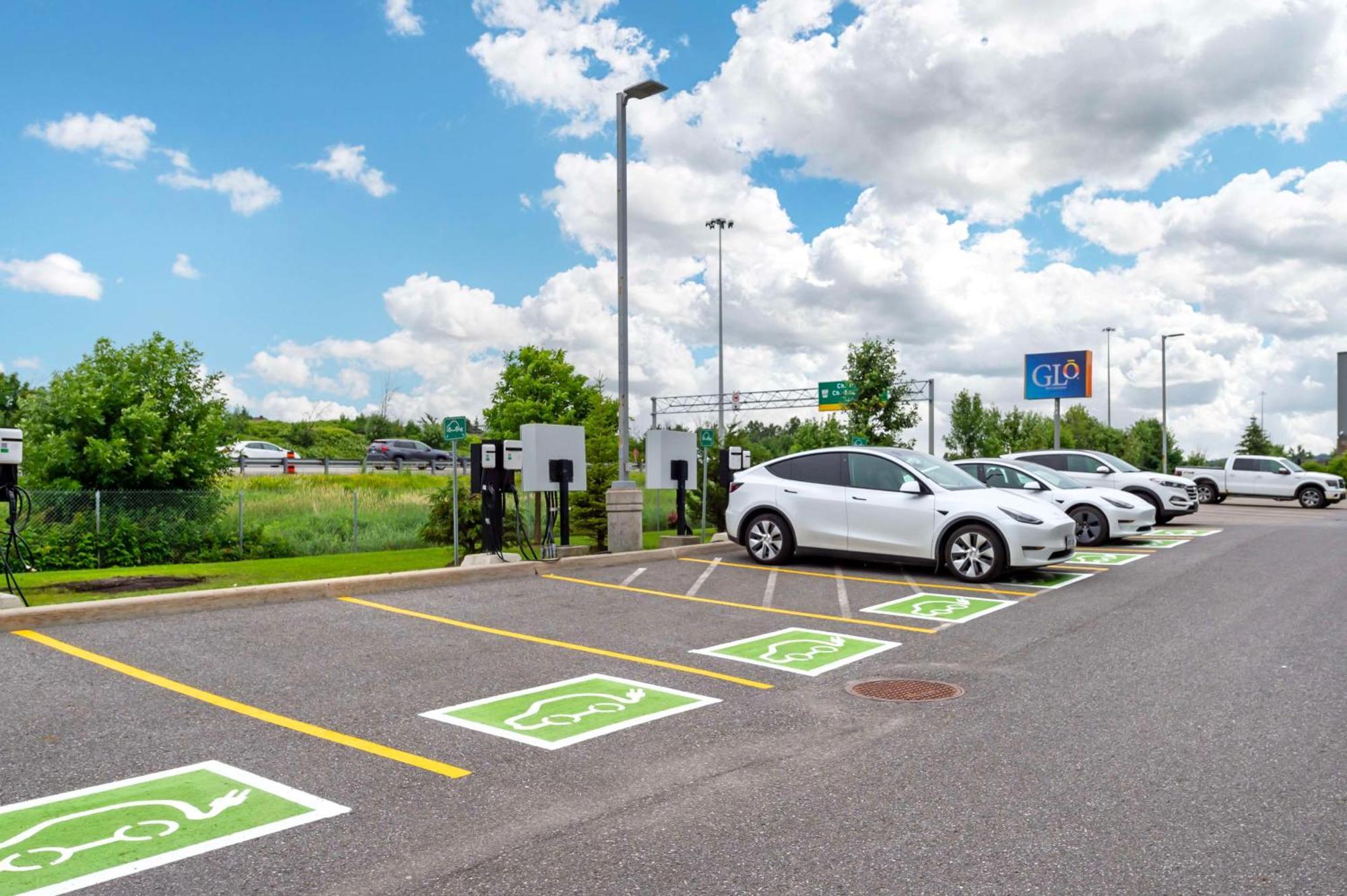 Glo Best Western Kanata Ottawa West Exteriör bild
